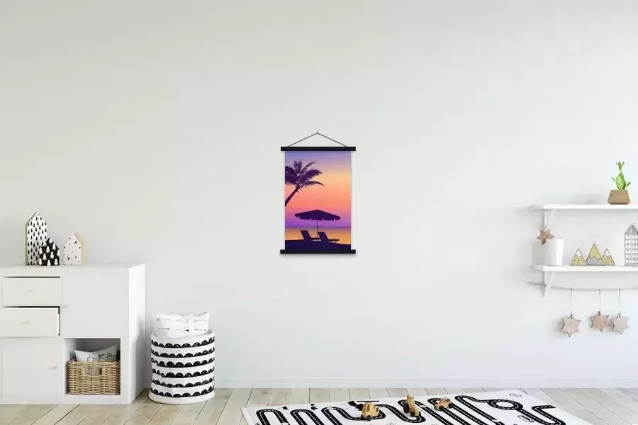 TextilePosters Posterhanger incl. Poster 40x60 cm Schoolplaat Strandstoel Parasol Palmboom Nacht Textielposter Zwarte latten