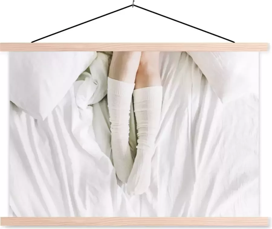 TextilePosters Posterhanger incl. Poster Schoolplaat Winter Bed Sokken 150x100 cm Blanke latten