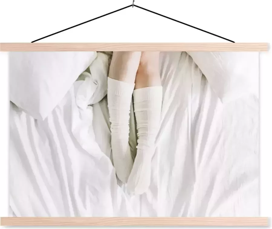 TextilePosters Posterhanger incl. Poster 60x40 cm Schoolplaat Winter Bed Sokken Textielposter Blanke latten