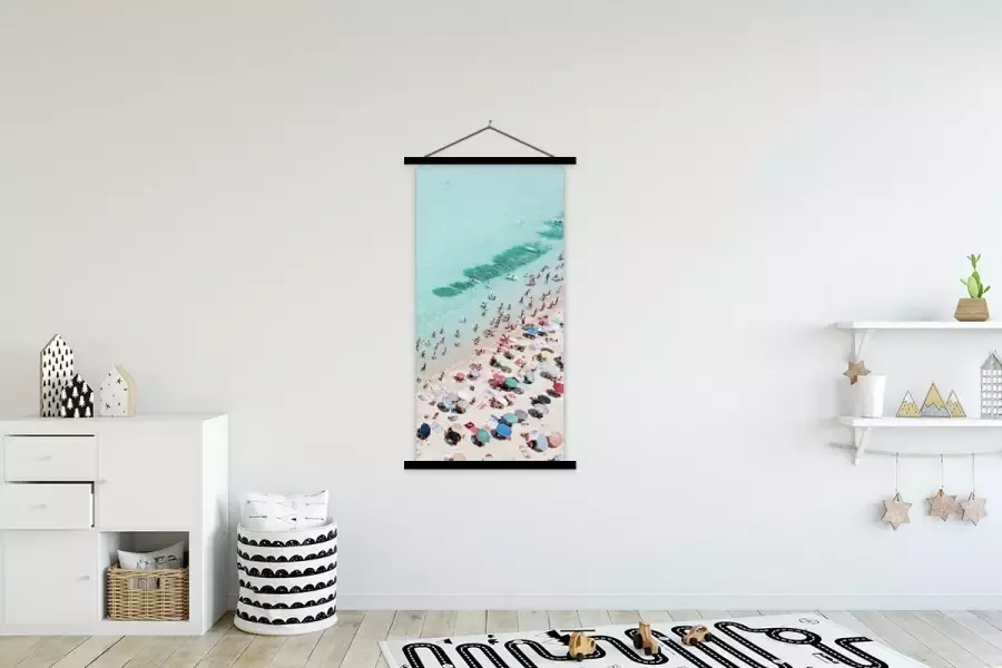 TextilePosters Posterhanger incl. Poster Schoolplaat Zee Strand Parasols Blauw Zomer 90x180 cm Zwarte latten
