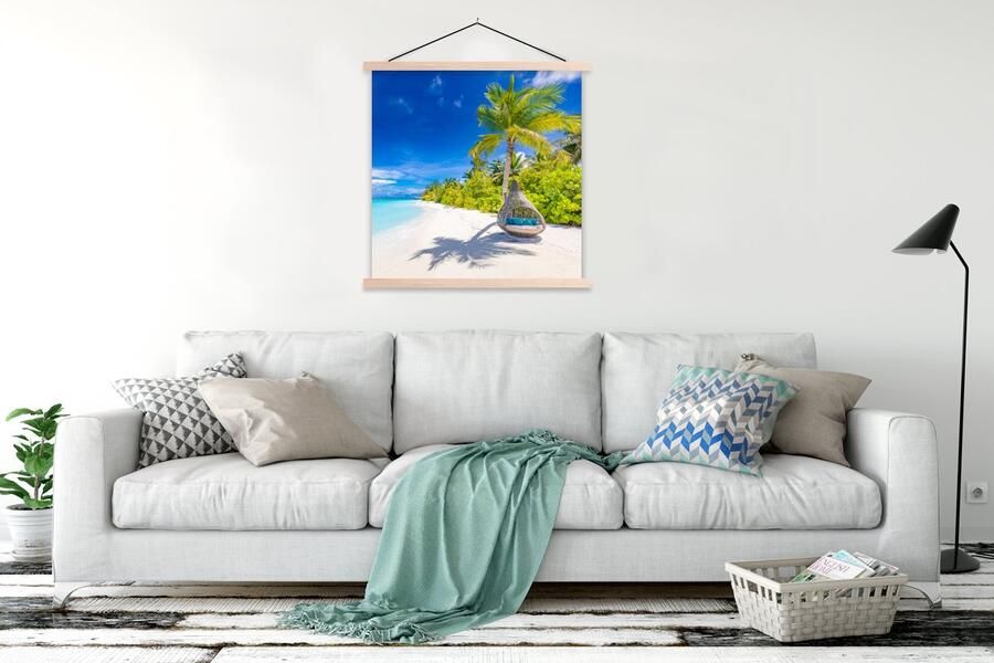 TextilePosters Posterhanger incl. Poster 120x120 cm Schoolplaat Strand Palm Hangstoel Textielposter Blanke latten - Foto 2