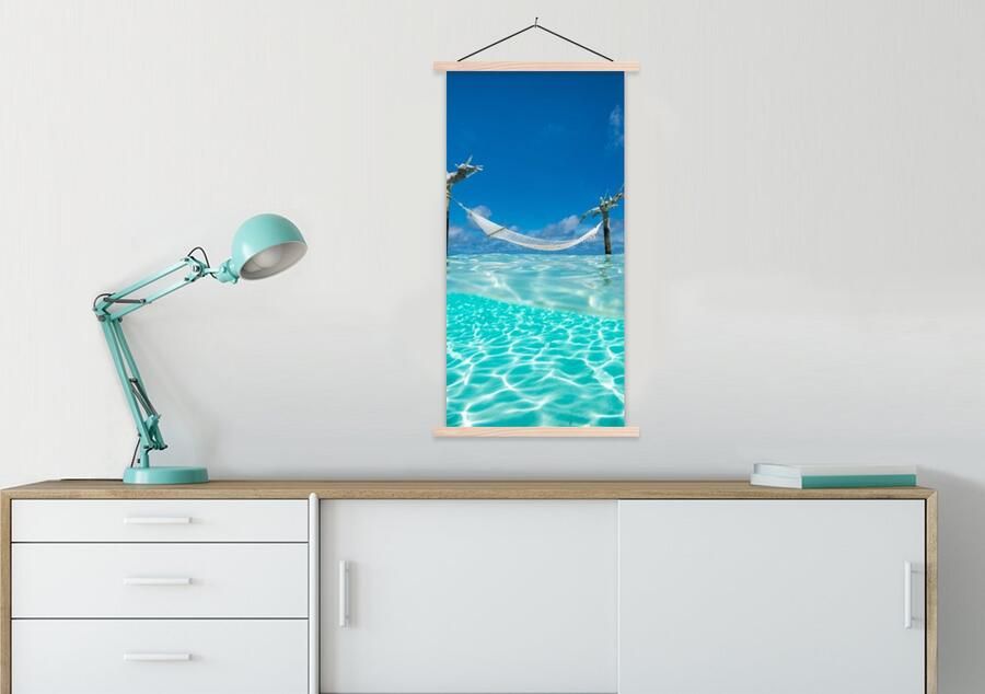 TextilePosters Posterhanger incl. Poster 60x120 cm Schoolplaat Zomer Zee Hangmat Textielposter Blanke latten - Foto 2