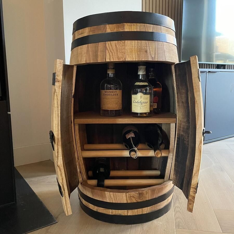 The Barrel-Oirschot Drank kast Chardonnay 110 liter Wijnvat Ruimte voor 18 flessen Wijnrek + Plank Lijnzaadolie Zwarte stalen banden