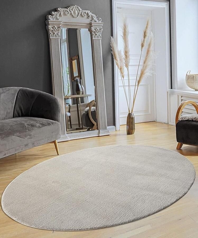 The carpet Vloerkleed voor woonkamer of slaapkamer in grijs 140x200 cm Modern en zacht kortpolig tapijt Ovaal Antislip onderkant Wasbaar tot 30 Graden Rug for bedroom or living room RELAX kleed by