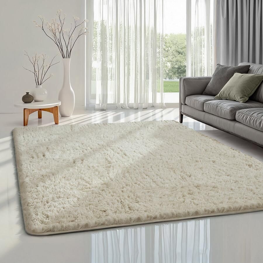 The carpet Soft Shaggy pluizig hoogpolig tapijt woonkamer kinderkamer antislip onderkant knuffelzacht en superzacht crème 120 x 160 cm