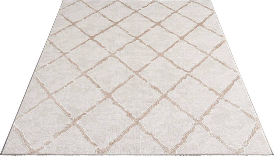 The carpet Vloerkleed Knight Elegant Hoge kwaliteit Woonkamerkleed Zachte korte pool 3-D effect Glanzende design elementen Hoog-Laag structuur Beige-Rhombus 160 x 230 cm