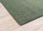 The carpet Vloerkleed voor woonkamer of slaapkamer in donkergroen 120x160 cm Modern en zacht kortpolig tapijt Rechthoekig Antislip onderkant Wasbaar tot 30 Graden Rug for bedroom or living room RELAX kleed by - Thumbnail 2