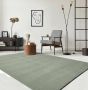 The carpet Vloerkleed voor woonkamer of slaapkamer in groen 120x170 cm Modern en zacht laagpolig tapijt Rechthoekig Antislip onderkant Wasbaar tot 30 Graden Rug for bedroom or living room RELAX kleed by - Thumbnail 1
