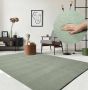 The carpet Vloerkleed voor woonkamer of slaapkamer in groen 160x230 cm Modern en zacht kortpolig tapijt Rechthoekig Antislip onderkant Wasbaar tot 30 Graden Rug for bedroom or living room RELAX kleed by - Thumbnail 1