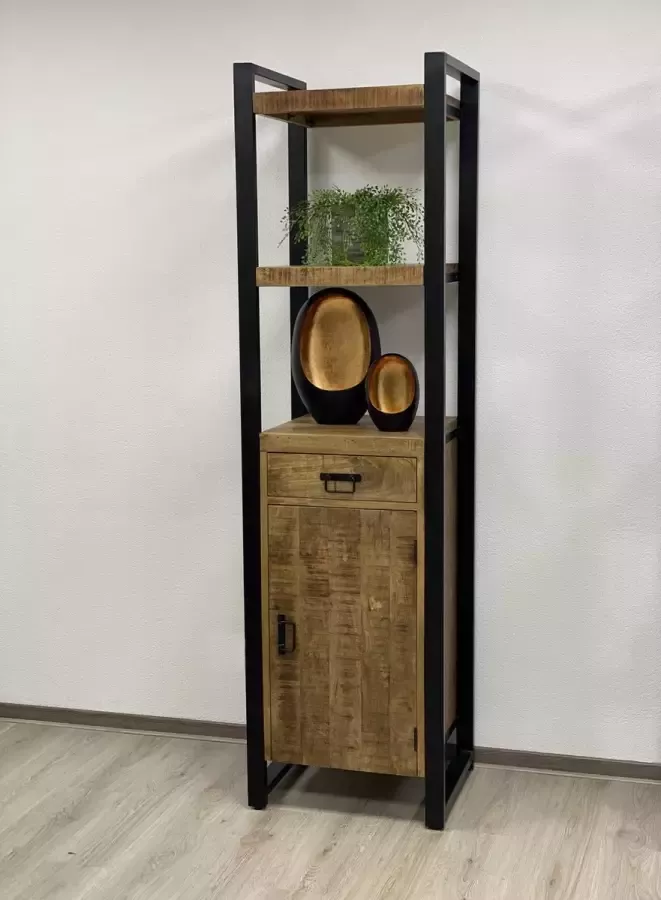 The Copperbarn Britt boekenkast industrieel mangohout deur en lade
