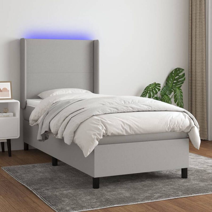 The Living Store Bed LED Pocketvering Huidvriendelijke topper 193 x 93 x 118 128 cm Lichtgrijs 90 x 190 x 20 cm Wit Lichtgrijs 90 x 190 x 5 cm USB IP65 Boxspring Led Bed Pocketed Spring Mattress Hoofdbord Slaapcomfort