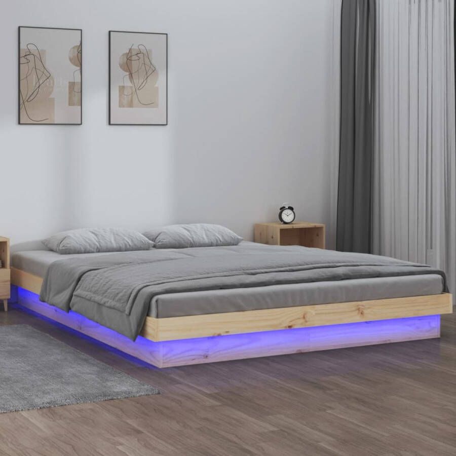 The Living Store Bedframe Grenenhout Kleurrijke LED-verlichting 204 x 203.5 x 21 cm USB-aansluiting