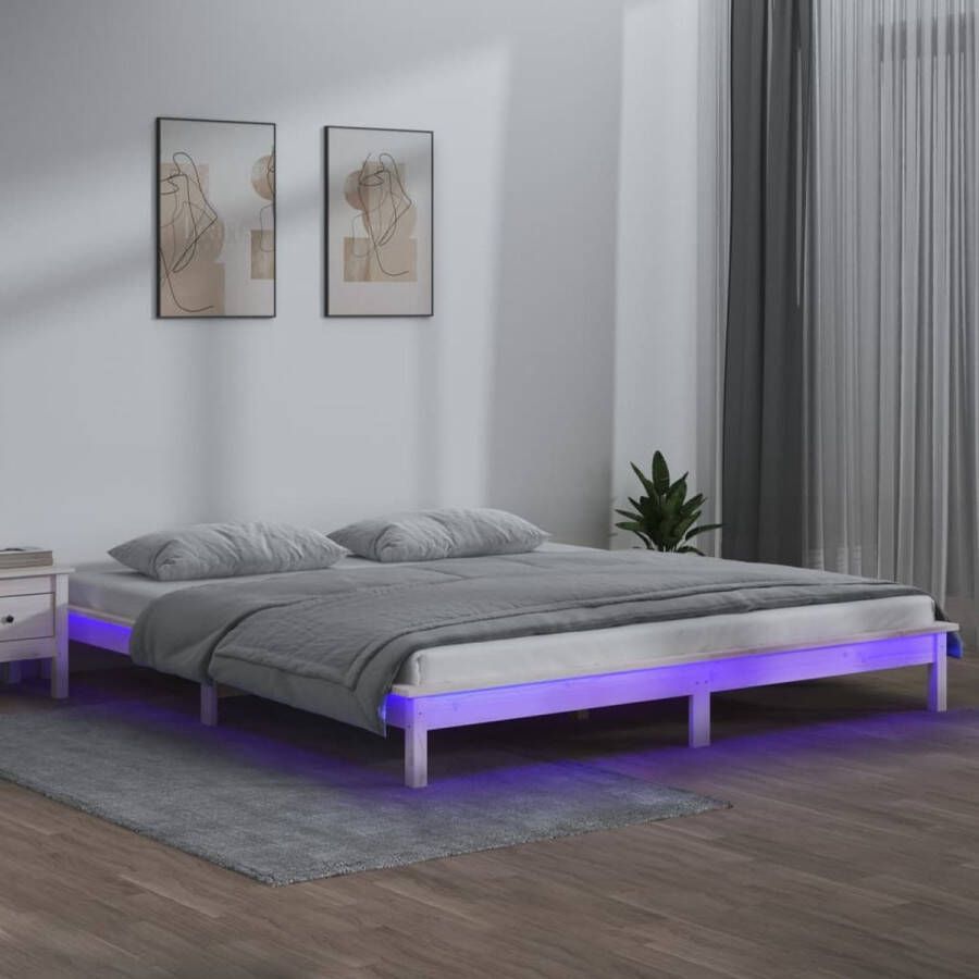 The Living Store Bedframe Grenenhout LED 120x190 cm Wit Massief Stabiel RGB LED