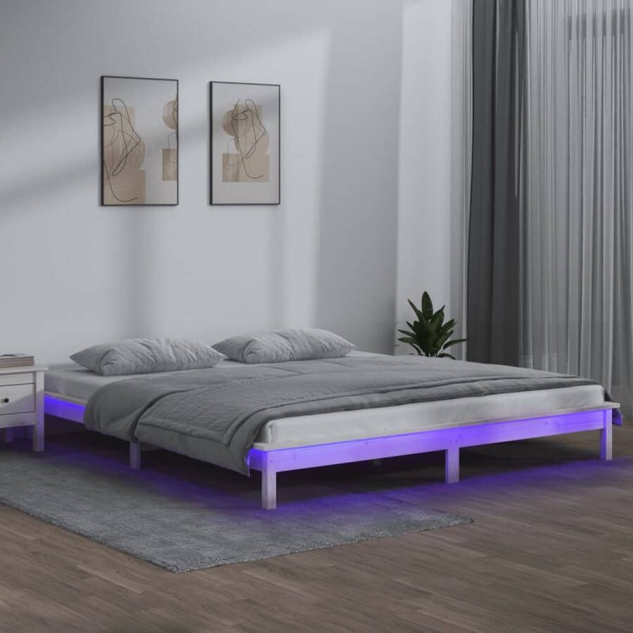 The Living Store Bedframe Grenenhout LED-verlichting 140 x 200 cm Wit