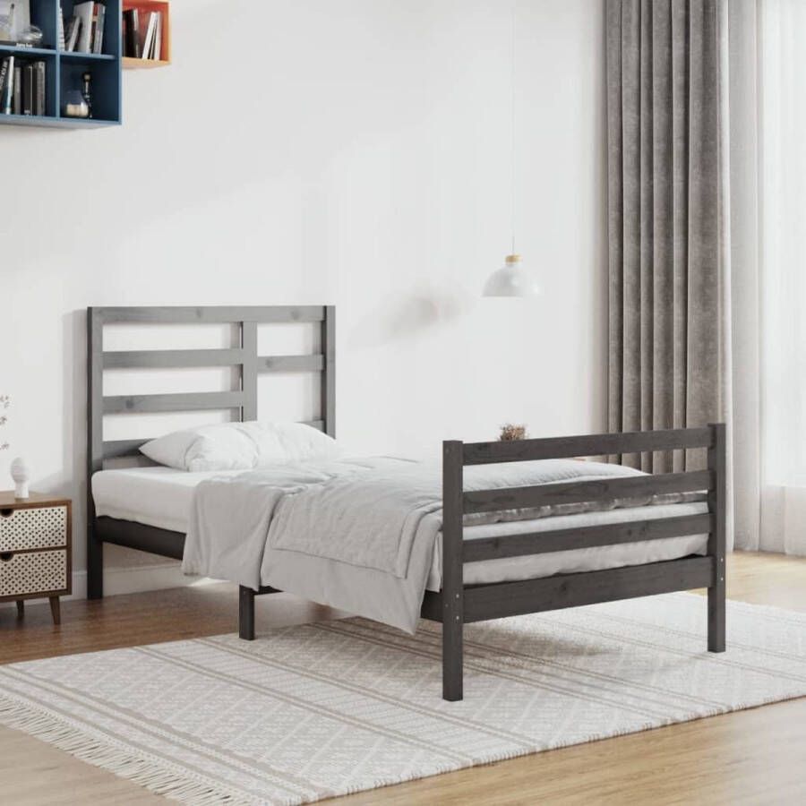 The Living Store Bedframe Houten eenpersoonsbed van massief grenenhout Grijs 205.5 x 96 x 104 cm Geschikt voor matras 90 x 200 cm Inclusief hoofd- en voeteneinde Montage vereist