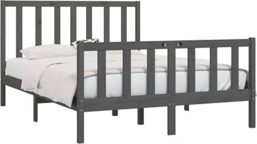 The Living Store Bedframe Klassiek Houten bedframe Afmetingen- 195.5 x 145.5 x 69.5 cm Kleur- Grijs Materiaal- Massief grenenhout Lattenbodem- Multiplex Geschikte matras- 140 x 190 cm