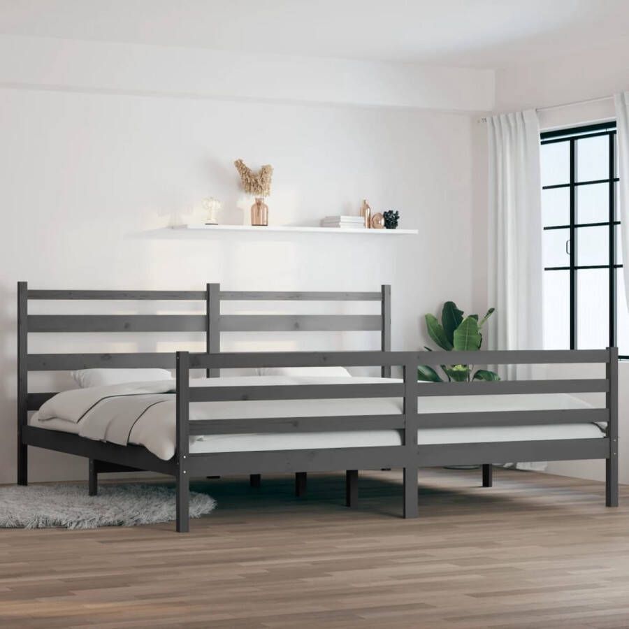The Living Store Klassiek Grenenhouten Bedframe 205.5 x 206 x 100 cm Rustieke uitstraling Klassieke Bed Frame Grenenhout Bedframe Massief Houten Bed Frame Grijs Tweepersoons Bed