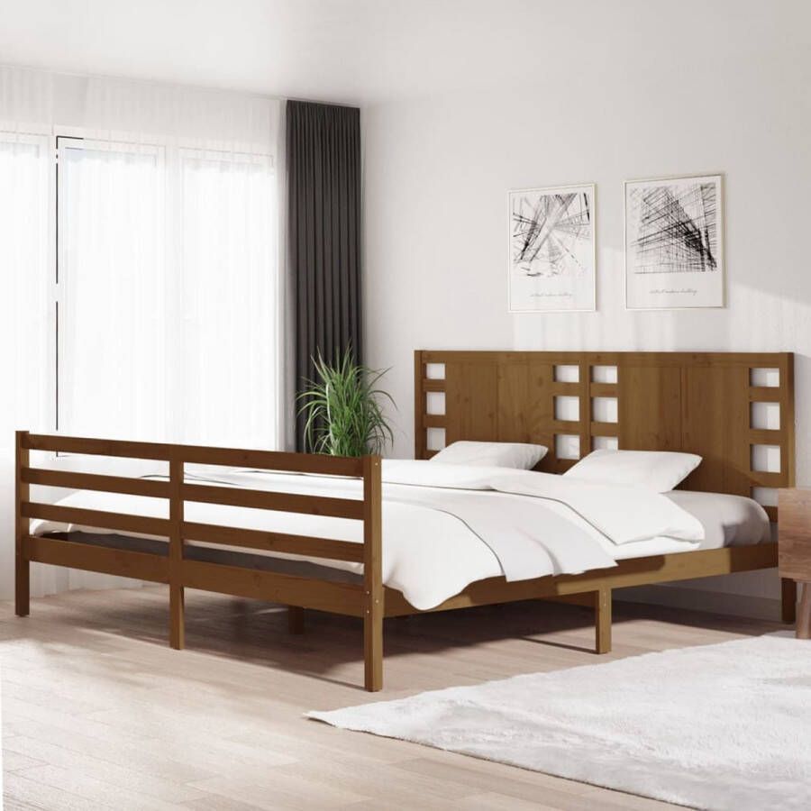 The Living Store Bedframe Massief Grenenhout Honingbruin 205.5 x 205.5 x 69.5 cm 200 x 200 cm Montage vereist Massief Hout Bed Grenenhouten Bed Honigbruin Bed Tweepersoons Bed Boxspring Bed