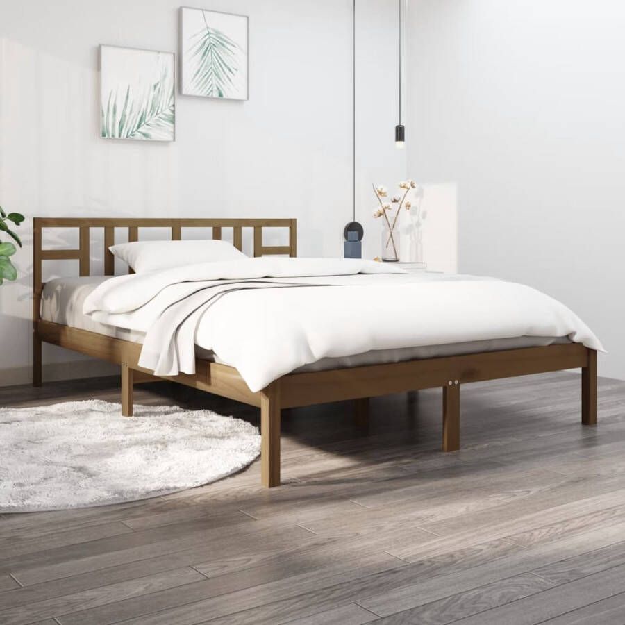 The Living Store Bedframe Massief Grenenhout Klassieke honingbruine kleur 195.5 x 145.5 x 31 cm Geschikt voor matras van 140 x 190 cm Inclusief hoofdeinde Montage vereist