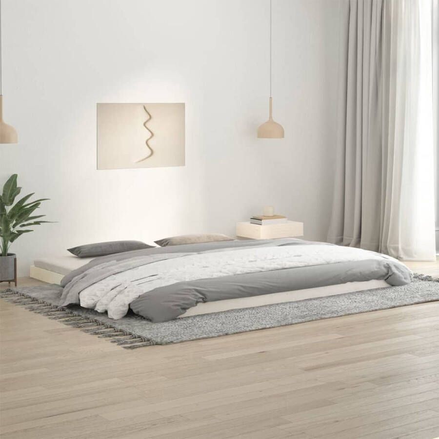 The Living Store Bedframe massief grenenhout wit 200x200 cm Bedframe Bedframes Ledikant Ledikanten Bed Bedden Bed Frame Bed Frames Houten Bedframe Houten Bedframes Bedombouw