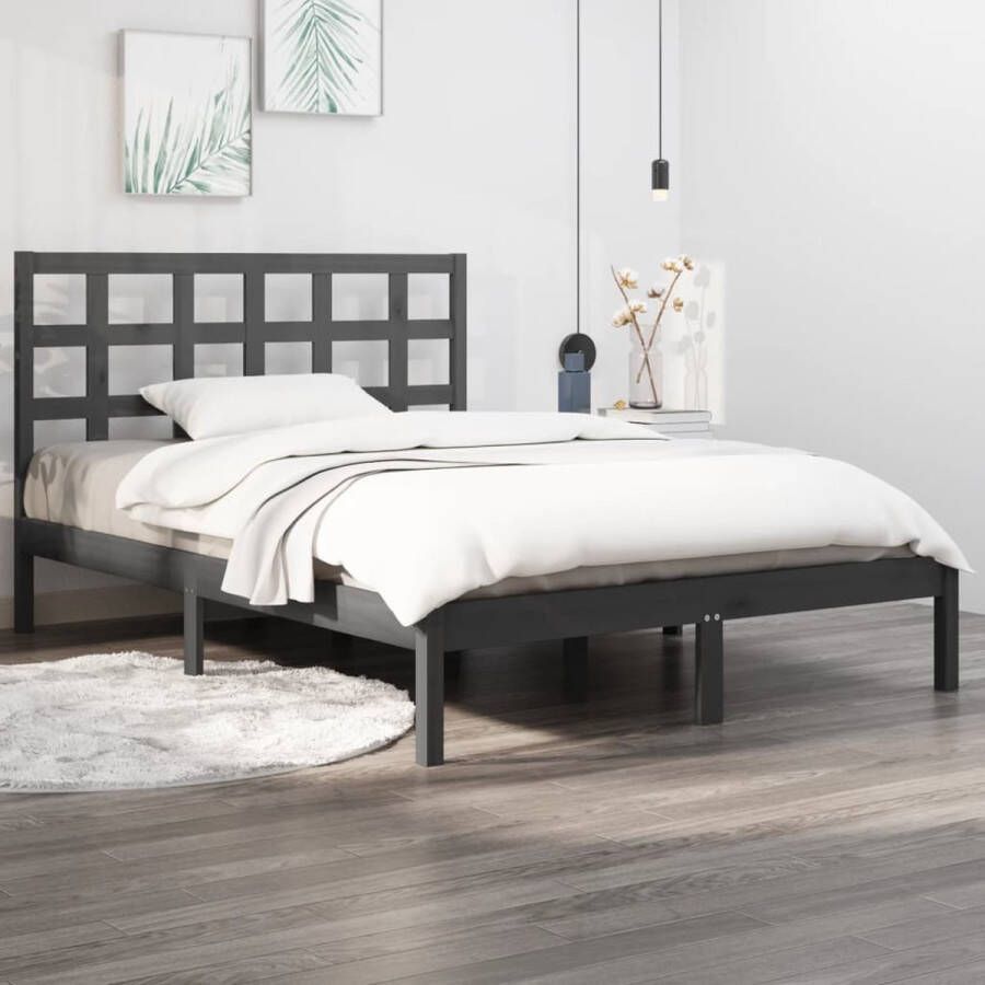 The Living Store Bedframe Klassiek Bedden Afmetingen- 205.5 x 205.5 cm Kleur- Grijs Materiaal- Massief grenenhout Lattenbodem- Multiplex Geschikt voor matras 200 x 200 cm Montage vereist