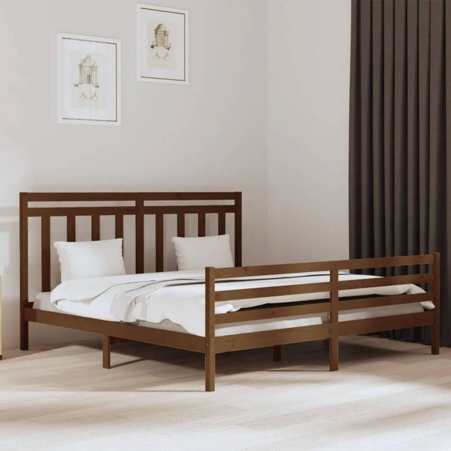 The Living Store Bedframe Grenenhout Honingbruin 205.5 x 205.5 x 69.5 cm Massief grenenhout Multiplex lattenbodem Massief Grenenhout Bed Frame Honingbruin Bed Tweepersoons Bed Boxspring Bed Groot Bed