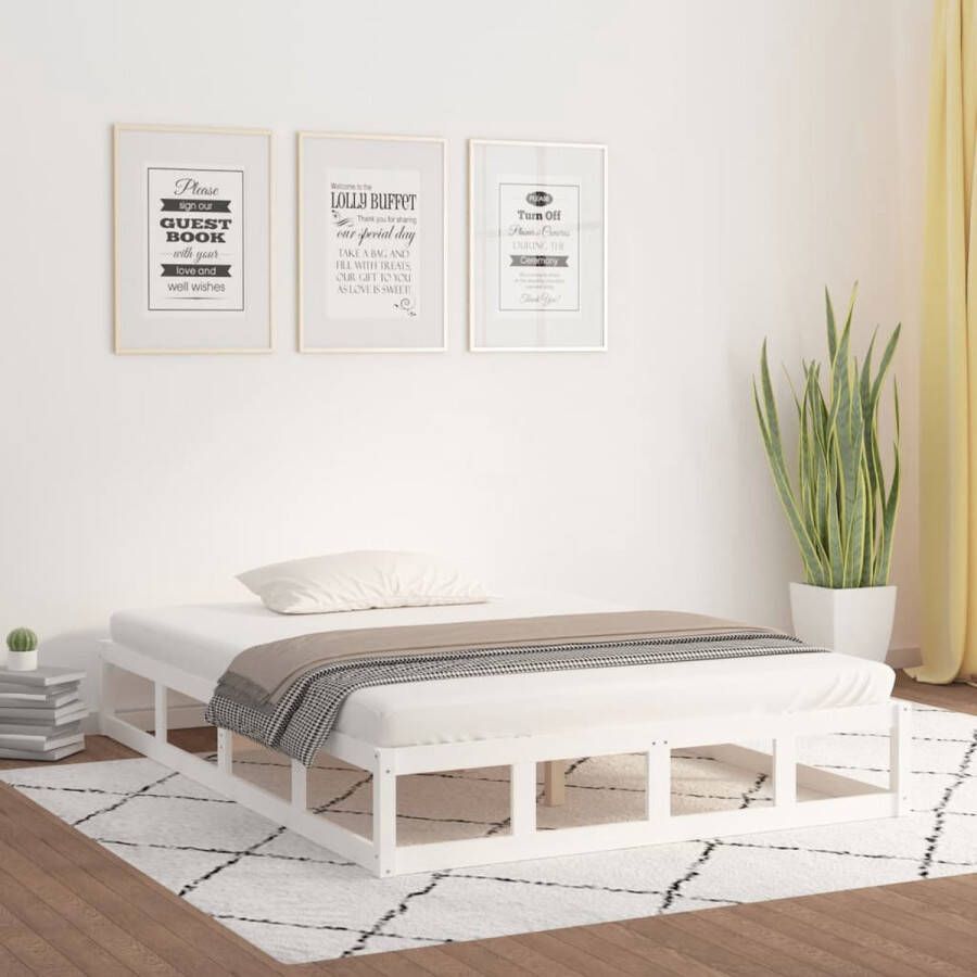 The Living Store Bedframe Grenenhout Wit 205.5x205.5x28 cm Stabiele lattenbodem Geschikt voor 200x200 cm matras Houten Bedframe Modern Bedframe Wit Bedframe 200x200 Stabiel Bedframe
