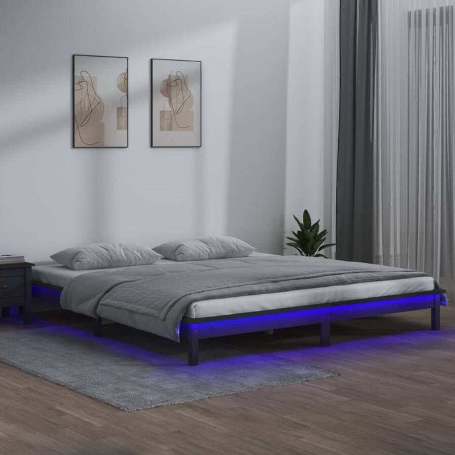 The Living Store Bedframe Oslo Houten bedframe met LED-verlichting 202 x 131.5 x 26 cm Grijs