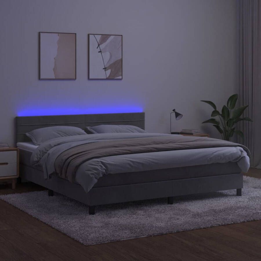 The Living Store Boxspring met matras en LED fluweel lichtgrijs 180x200 cm Boxspring Deluxe Boxspring Grijs Velvet Bed Led Bed Slaapcomfort