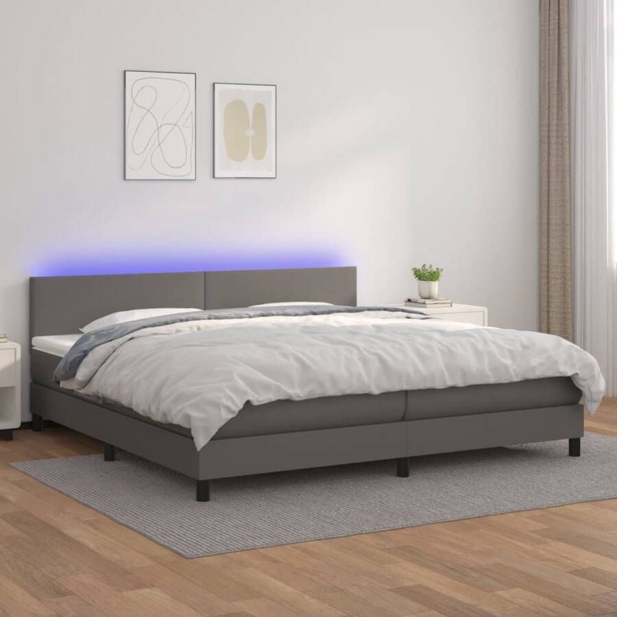 The Living Store Boxspring Paige Bed met LED en Pocketvering Matras 203x200 cm Grijs Boxspring Led Bed Kunstleder Bed Tweepersoons Bed Groot Bed