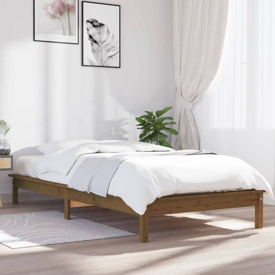 The Living Store Houten Bed Classic 212 x 111.5 x 26 cm Massief Grenenhout Honingbruin Geschikt voor 100 x 200 cm matras Montagehandleiding inbegrepen Klassieke Bed Houten Bed Massief Grenenhout Bed Honigbruin Bed Tweepersoons Bed
