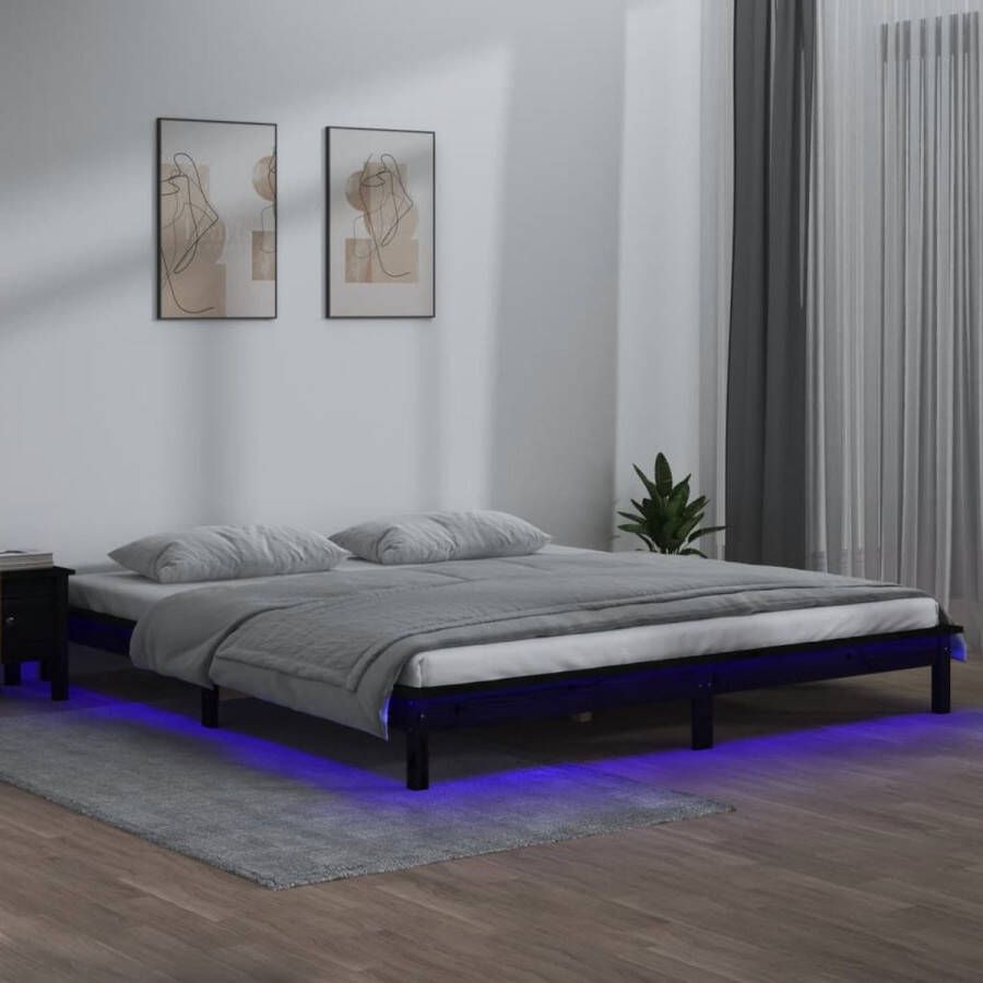 The Living Store Houten Bedframe 202 x 151.5 x 26 cm Massief grenenhout LED