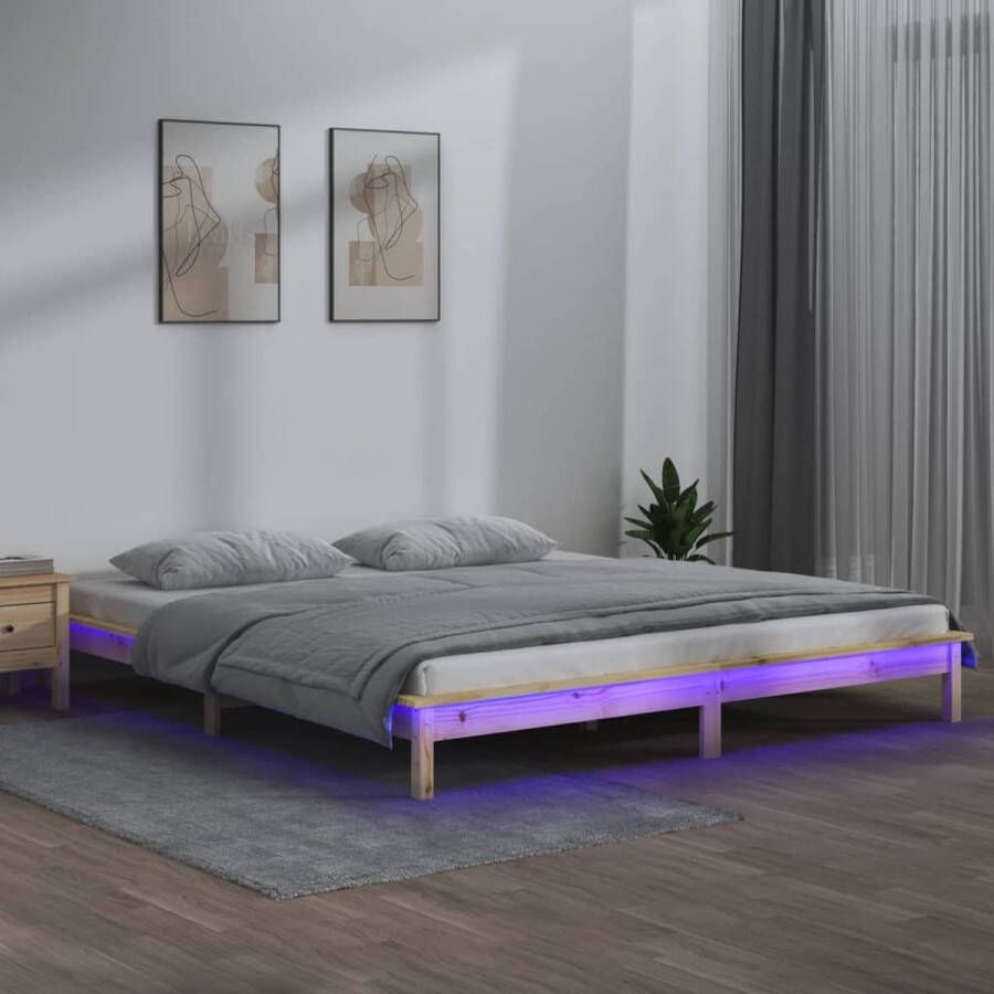 The Living Store Houten Bedframe King Size RGB LED-verlichting Massief Grenenhout