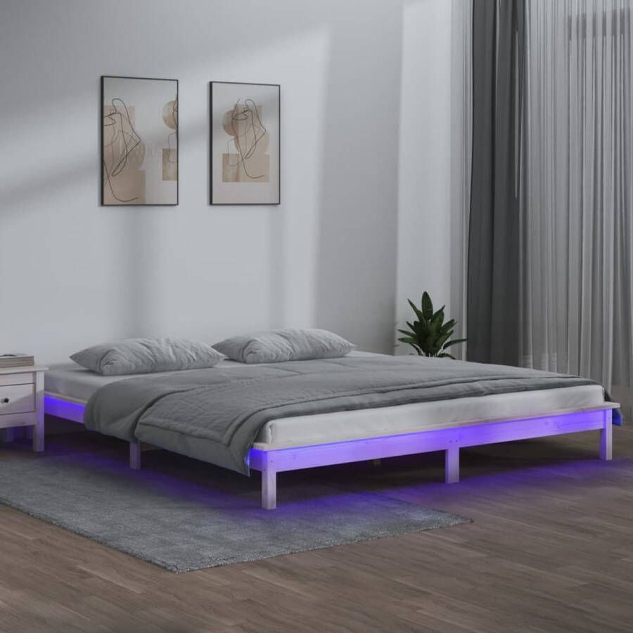 The Living Store Houten bedframe LED-verlichting 135 x 190 cm Massief grenenhout