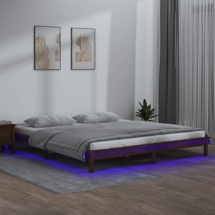 The Living Store Houten Bedframe LED-verlichting Massief grenenhout Stabiel 150 x 200 cm Honingbruin