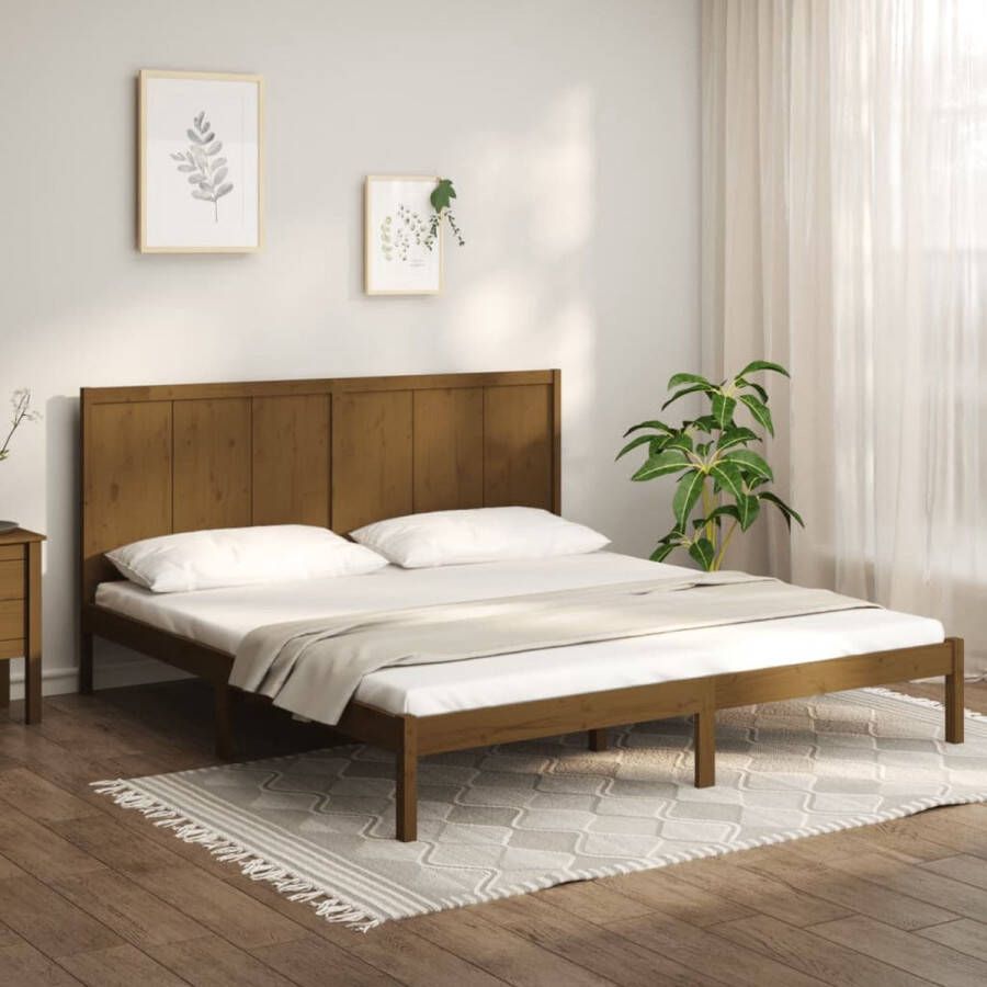 The Living Store Houten Bedframe Massief grenenhout 205.5 x 205.5 x 31 cm Honingbruin Houten Bedframe Grenenhout Bed King Size Bed Modern Bed Design Bed