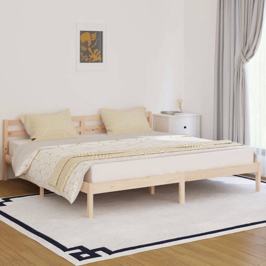The Living Store Houten bedframe Massief grenenhout 205.5 x 205.5 x 69.5 cm Voor matras 200 x 200 cm Montage vereist Houten Bed Frame Massief Grenenhout Bed Frame 200x200 Bed Frame Bruin Modern Bed Frame
