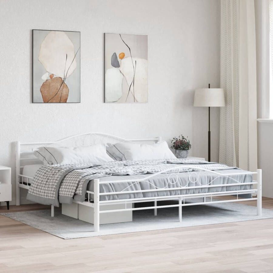 The Living Store Metalen Bedframe Elegant Bedden Afmeting- 210 x 187 x 85 cm Massieve constructie Kleur- wit Materiaal- Metaal multiplex Geschikte matras- 180 x 200 cm (exclusief matras)