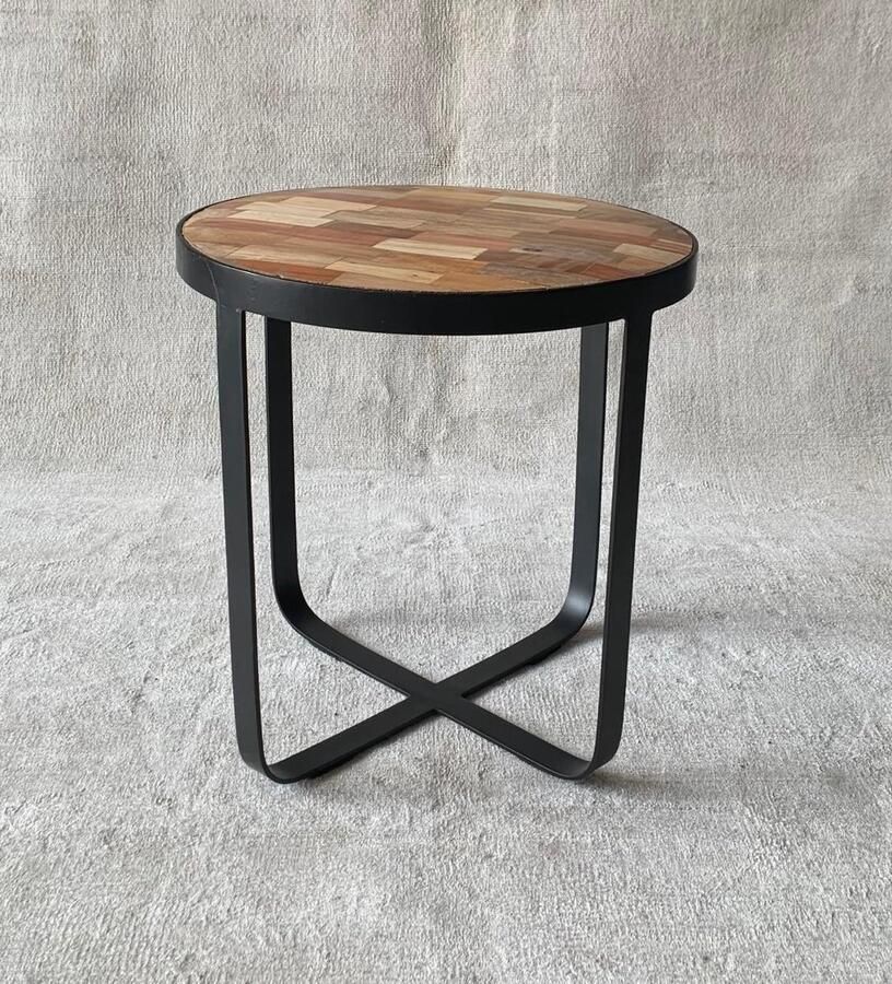 The wooden house Bijzettafel – Rond Mangohout & Metaal – Compact Industrieel Design