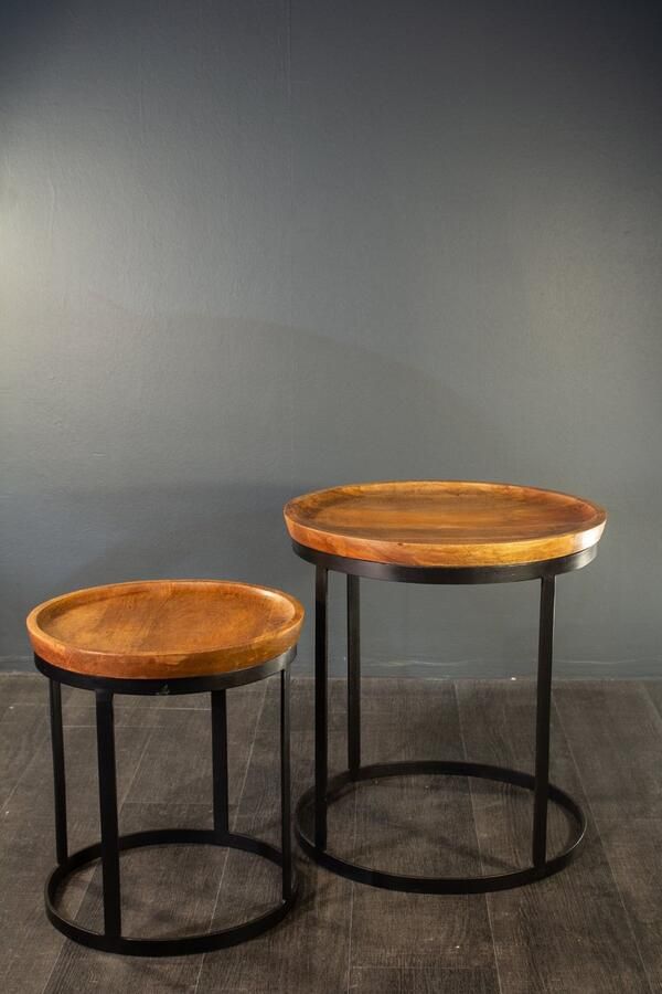 The wooden house Bijzettafel Set van 2 – Rond Mangohout & Metaal – Tijdloos Industrieel Design