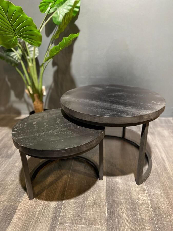 The wooden house Bijzettafel Set van 2 – Zwart Mangohout & Metaal – Industrieel Rond Design