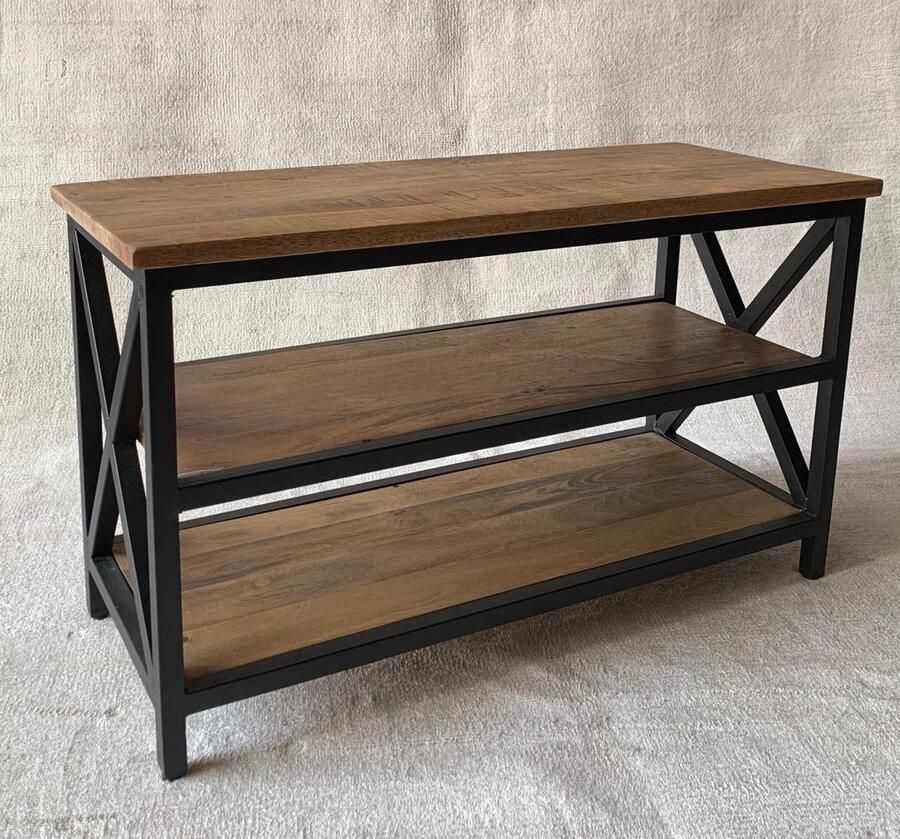 The wooden house Industrieel Bijzettafel – Mangohout & Zwart Metaal – Open Opbergplanken – 75x30x45 cm