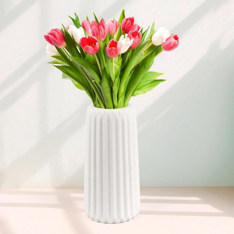 Trankielo – Stijlvolle Witte Keramiek Vaas – Modern Ontwerp voor Verse Bloemen en Pampasgras Decoratie – Bruiloft Diner Tafel Feest Woonkamer Kantoor Opnames Accessoires – 20 cm hoogte