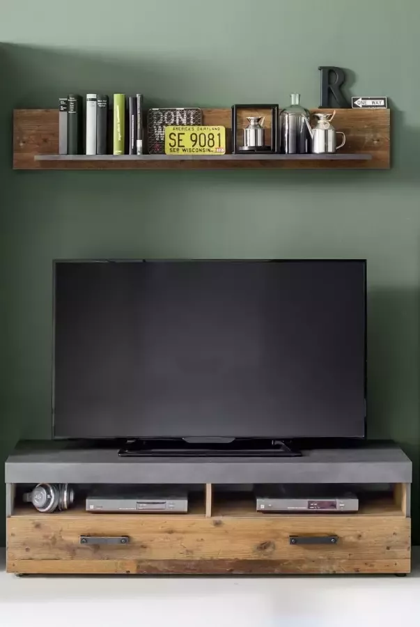 Trendteam smart living woonkamer lowboard tv meubel met wandbord Indy 139 x 41 x 40 cm in grafietgrijze body front Old Wood NB met veel opbergruimte