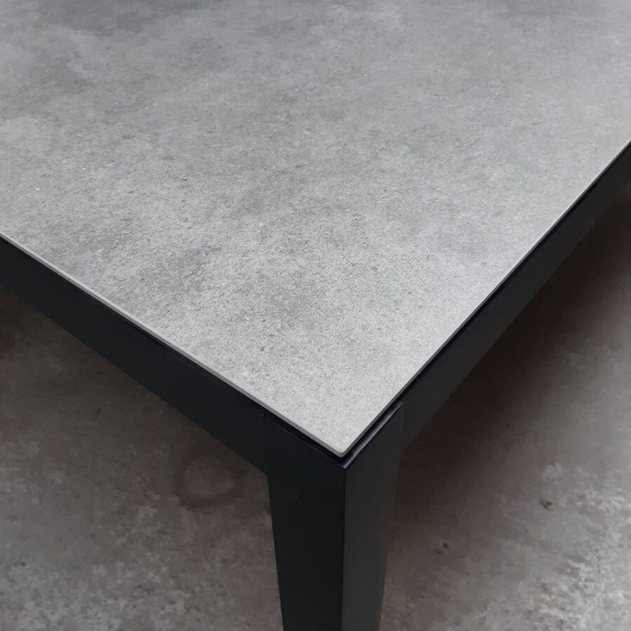 Tuinbeleving Tuintafel keramisch blad donkergrijs 70x80cm