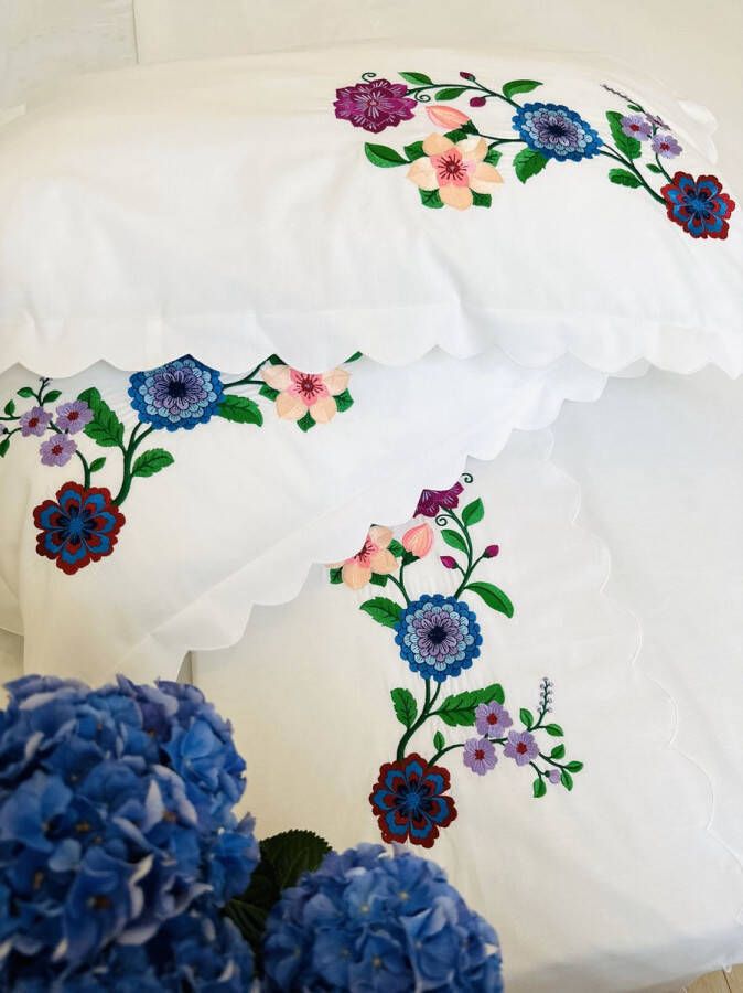 UNBRAND Duvet cover for adults with colorful embroidered flowers- King Bed Size- 230 x 220 cm
