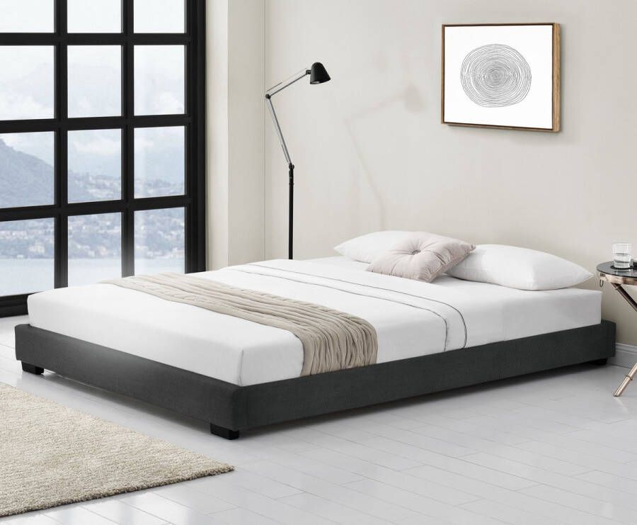 Unbranded Houten bed Zoe Laag Imitatieleer Met bedbodem 140x200 cm Zwart Klassiek design