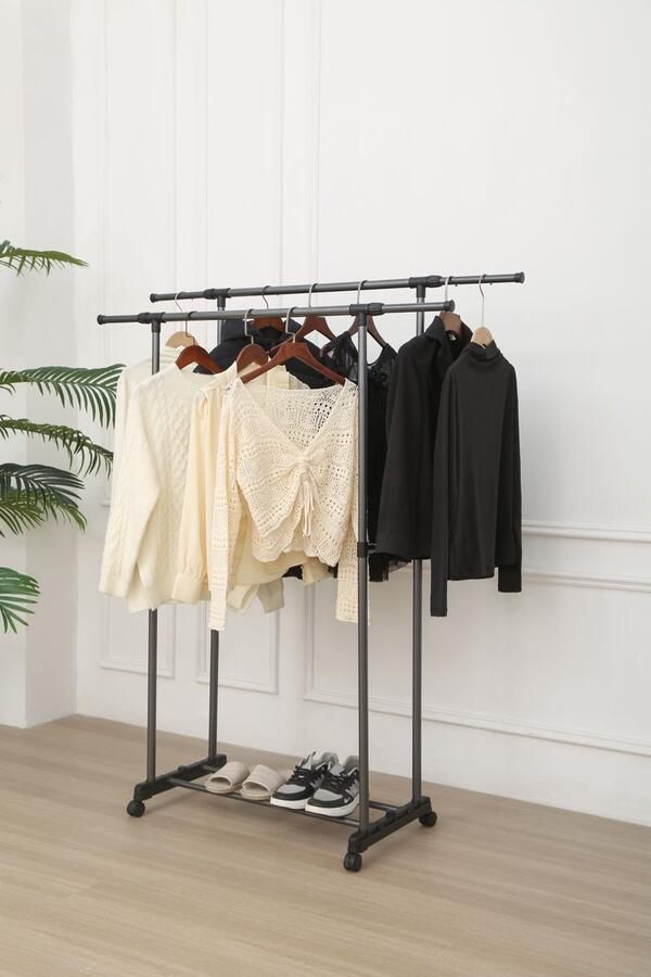 Signature Home Signatue Home Lisbon Kledingrek Verstelbare kledingstang op wieltjes Telescopische kapstok 2 Laags 2 Uitschuifbare Kledingstangen Stevig Staand Mobiel Verstelbaar Kleren Rek Totale draagkracht 60kg -155cm Zwart