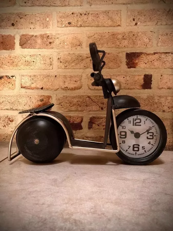 Van Den Broeck Kenny Table Clock Metal Motorcycle 25 cm hoog tafelklok uurwerk horloge industriestijl vintage industrieel klok tafel metaal cadeau geschenk relatiegeschenk kerst nieuwjaar verjaardag origineel – interieur