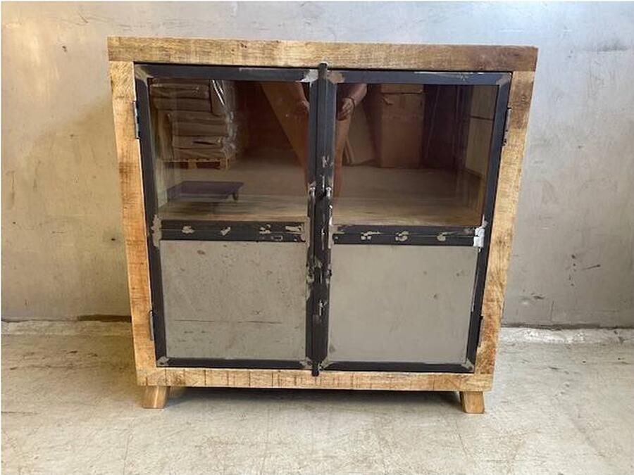 Var Aura cabinet 2-doors